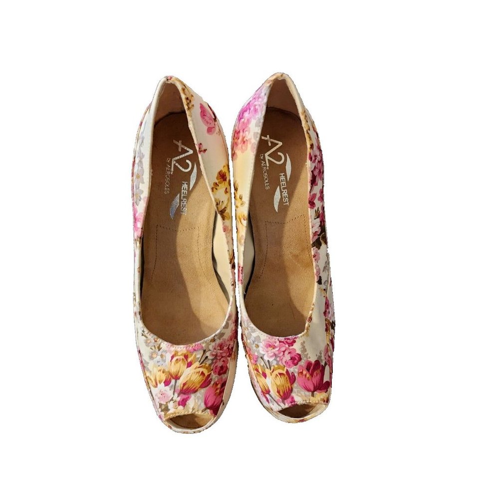 A2 Aerosoles Big Ben Floral Pump